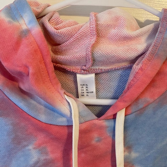 Tie Dye Sweatshirt - Picture 3 of 4